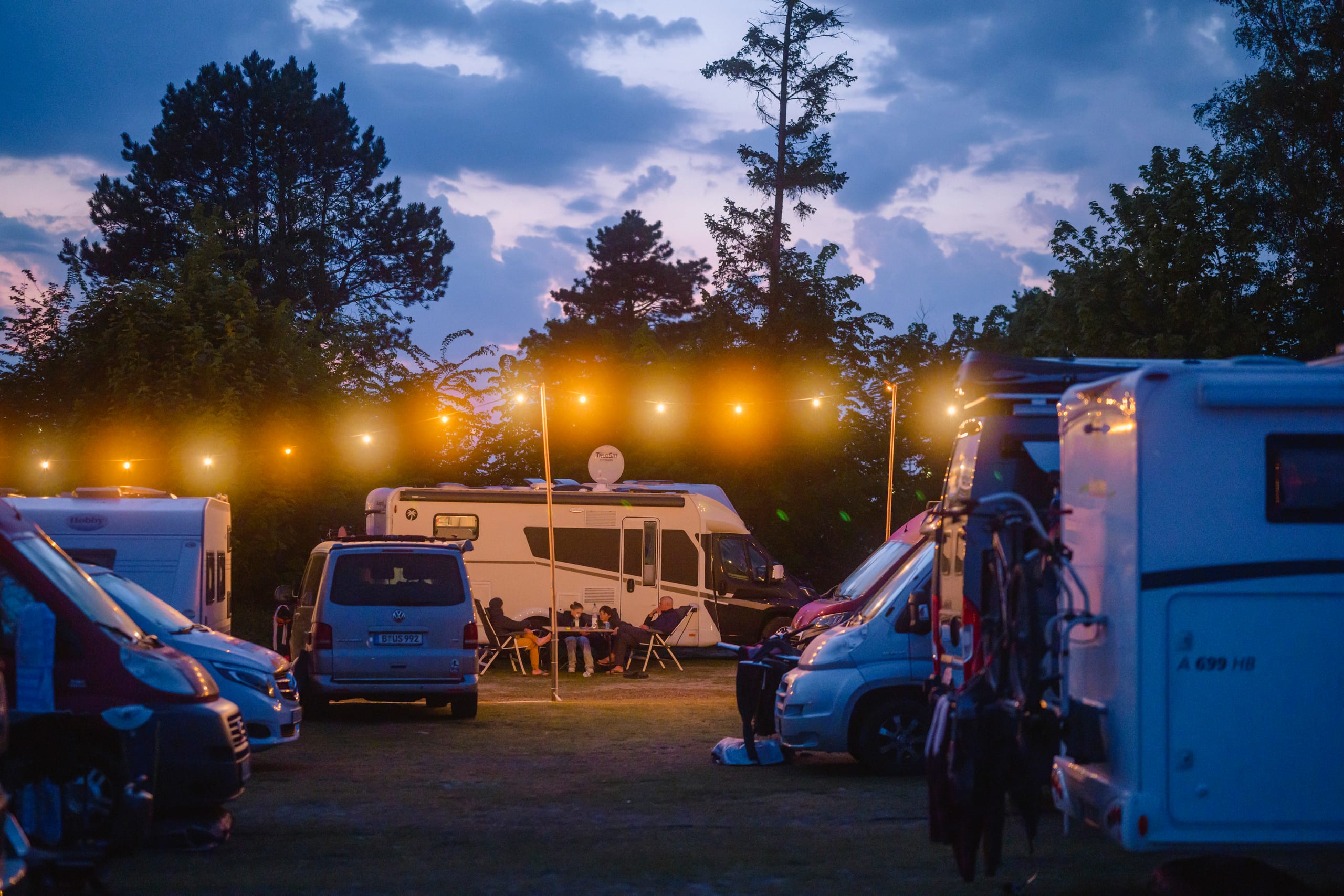 Beachcamp — Kultur, Party. Im Beachcamp wohnt ihr ganz nah am Festivalstrand und habt auf eurer 5 × 6 Meter großen Stellfläche ausreichend Platz für Fahrzeug.